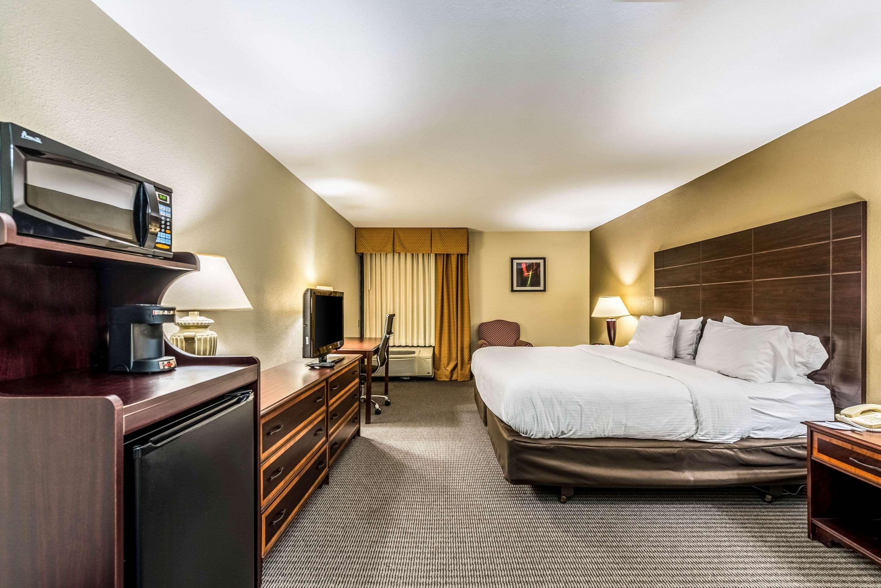 Clarion Hotel Cincinnati North Sharonville Extérieur photo